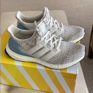 Adidas Women’s UltraBoost Size 6.5